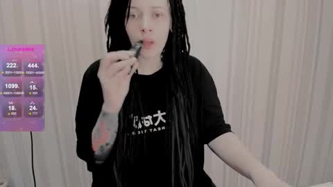 Polly online show from November 7, 2025, 9:31 am