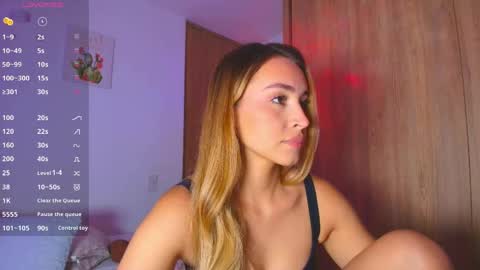 Snapshot of pollygrey_ chatting on June 7, 2026, 2:48 am Carolina online show from June 7, 2026, 2:48 am