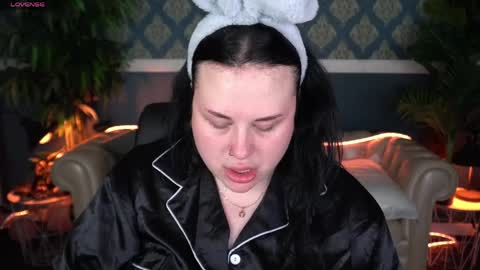 Polly online show from April 6, 2026, 6:53 pm