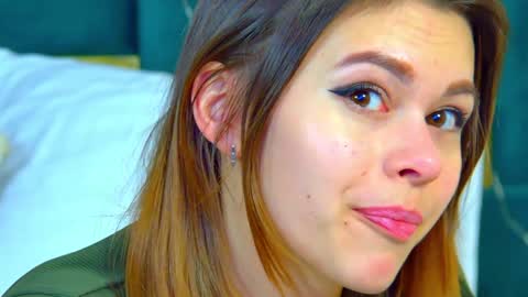 Snapshot of pollylanders chatting on December 26, 2024, 9:58 pm Polly online show from December 26, 2024, 9:58 pm