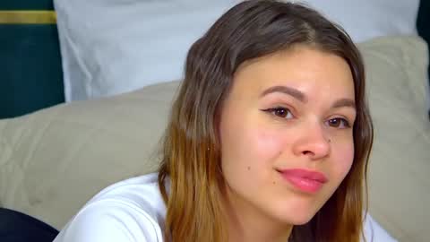 Snapshot of pollylanders chatting on February 5, 2025, 10:08 am Polly online show from February 5, 2025, 10:08 am