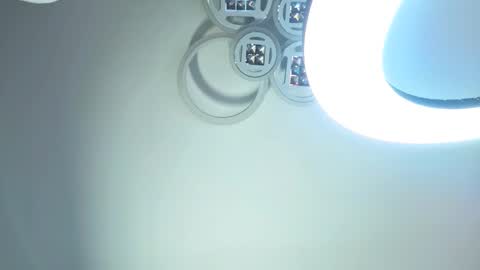 pollytinglee online show from March 18, 2026, 10:29 am