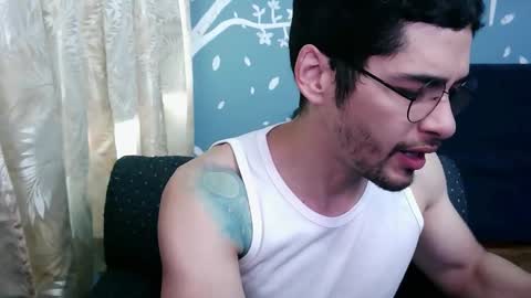 Snapshot of ponzothc chatting on October 19, 2025, 9:37 pm ponzothc online show from October 19, 2025, 9:37 pm