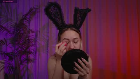 Eva online show from October 8, 2025, 1:14 am