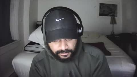 popfizzt online show from October 28, 2025, 1:53 am