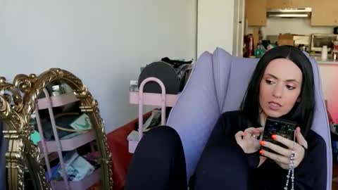 A cadia online show from November 4, 2025, 4:06 pm