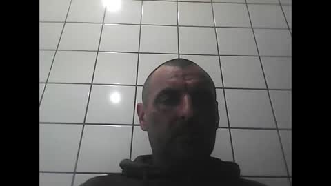 Snapshot of porele42 chatting on April 4, 2026, 3:31 pm porele42 online show from April 4, 2026, 3:31 pm