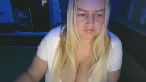 Snapshot of pornbusty chatting on February 16, 2025, 9:27 pm MelissOfficial online show from February 16, 2025, 9:27 pm