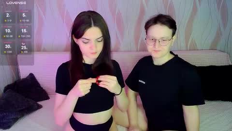 Ana and Tati online show from December 1, 2025, 12:48 am