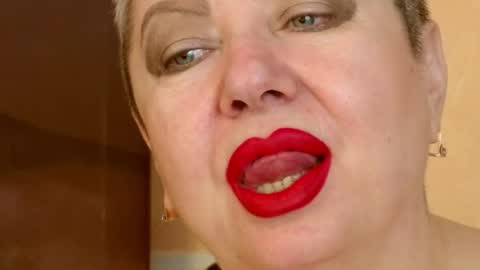 LADY POSH online show from May 15, 2026, 9:16 am