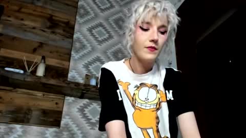 positivevibess online show from February 17, 2025, 9:52 pm