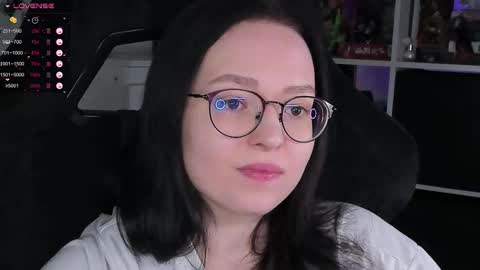 Robyn online show from November 4, 2025, 5:34 pm