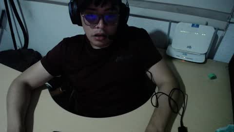 powerfulzeus2 online show from September 10, 2025, 4:01 am