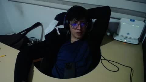 powerfulzeus2 online show from November 7, 2025, 1:38 am