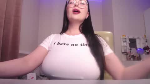 Lina online show from March 9, 2025, 9:35 am