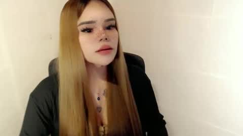 MAXXINE online show from March 21, 2026, 10:42 am