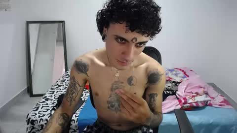 Plux online show from November 5, 2025, 6:30 pm