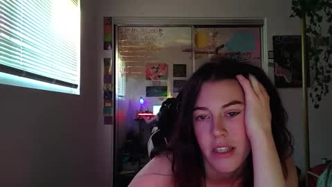 PrettiBritti online show from May 14, 2026, 2:18 am