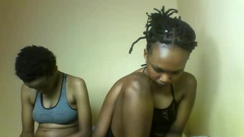 Snapshot of prettie_candy9 chatting on October 5, 2025, 2:37 pm Prettie candy9 online show from October 5, 2025, 2:37 pm