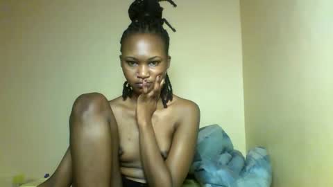 Snapshot of prettie_candy9 chatting on October 12, 2025, 4:33 am Prettie candy9 online show from October 12, 2025, 4:33 am