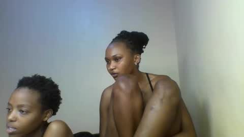 Snapshot of prettie_candy9 chatting on October 16, 2025, 12:33 am Prettie candy9 online show from October 16, 2025, 12:33 am