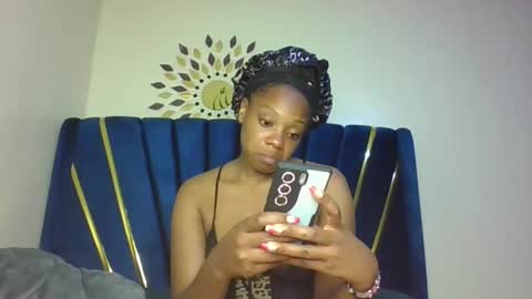 Pretty online show from February 8, 2026, 3:48 pm