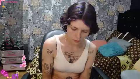 Snapshot of pretty_cristal22 chatting on April 19, 2026, 9:50 pm pretty_cristal22 online show from April 19, 2026, 9:50 pm