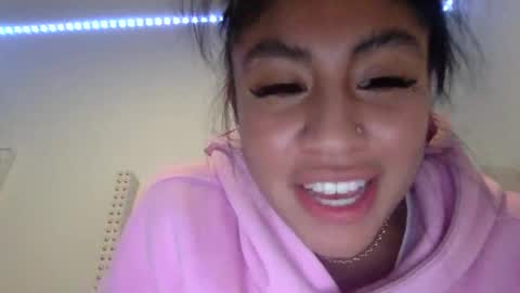 pretty_girl828687 online show from February 27, 2026, 2:44 am