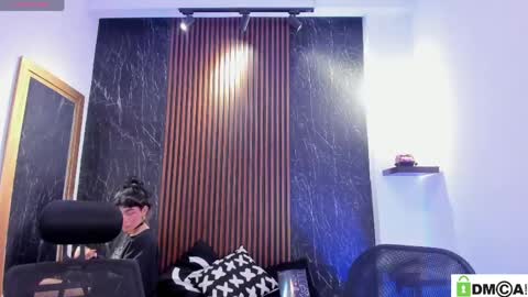 Snapshot of pretty_honey22 chatting on May 23, 2026, 8:24 pm pretty_honey22 online show from May 23, 2026, 8:24 pm
