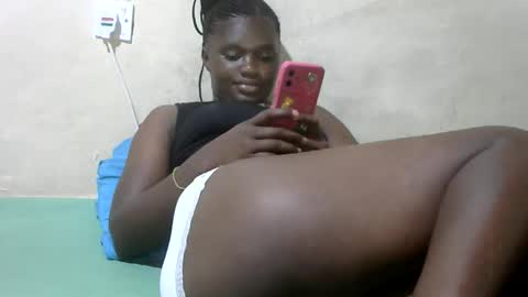 pretty_melan online show from March 15, 2026, 5:19 pm