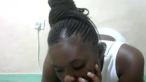 pretty_melan online show from March 17, 2026, 7:39 pm