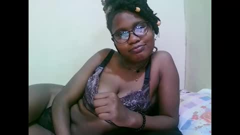 pretty_mellan online show from January 22, 2025, 7:03 am