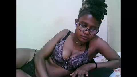pretty_mellan online show from January 22, 2025, 2:46 pm