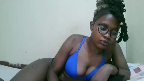 pretty_mellan online show from January 25, 2025, 11:02 am