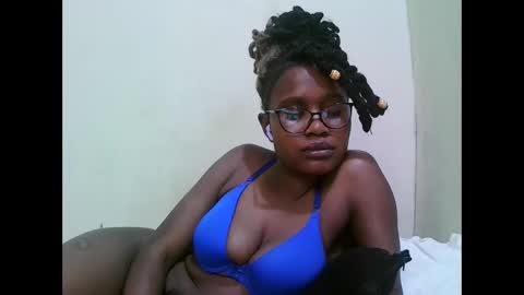 pretty_mellan online show from January 25, 2025, 11:00 pm