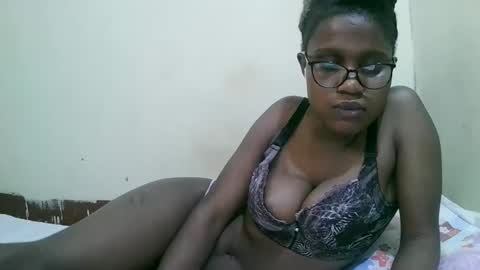 pretty_mellan online show from January 27, 2025, 6:20 pm