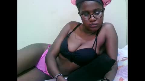 pretty_mellan online show from February 2, 2025, 6:04 am