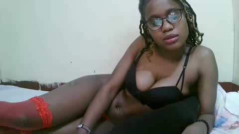 pretty_mellan online show from February 14, 2025, 12:41 am