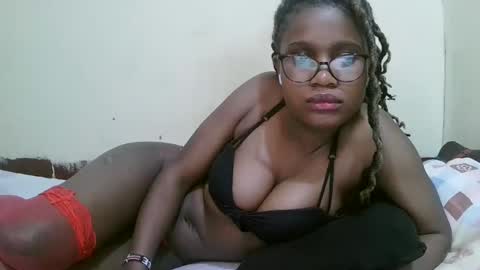 pretty_mellan online show from February 14, 2025, 4:52 pm