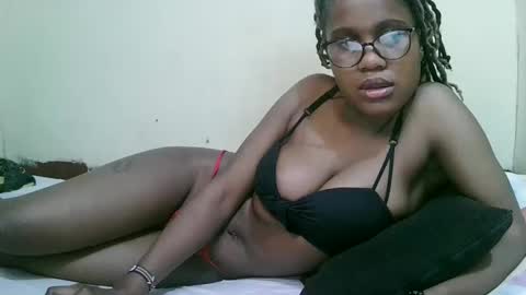 pretty_mellan online show from February 15, 2025, 11:06 am