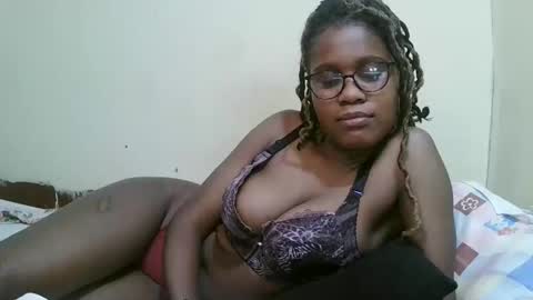 pretty_mellan online show from February 19, 2025, 8:33 am
