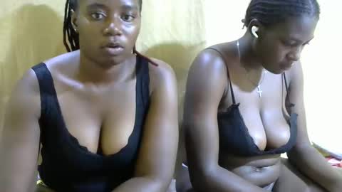 Snapshot of pretty_mishy chatting on October 22, 2025, 12:11 am pretty_mishy online show from October 22, 2025, 12:11 am