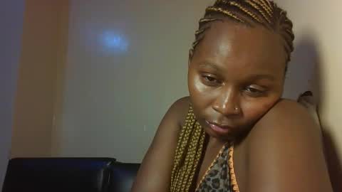Essy online show from February 9, 2026, 7:40 pm