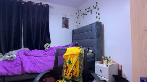 Snapshot of pretty_peaches chatting on March 28, 2026, 8:08 pm Pretty peaches online show from March 28, 2026, 8:08 pm