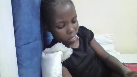 pretty_petite_ebony online show from March 5, 2026, 6:59 pm