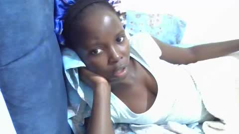 pretty_petite_ebony online show from March 28, 2026, 7:41 am