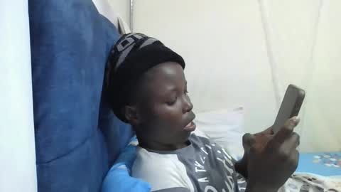 pretty_petite_ebony online show from April 8, 2026, 6:08 pm