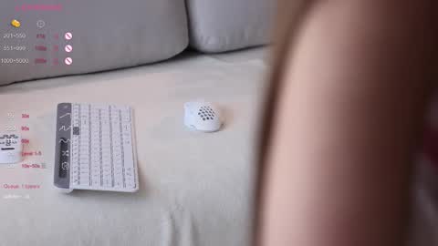 Elina online show from September 30, 2025, 7:35 am