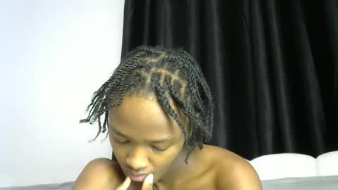 Snapshot of pretty_queennie chatting on June 24, 2026, 7:46 pm Pretty doll online show from June 24, 2026, 7:46 pm