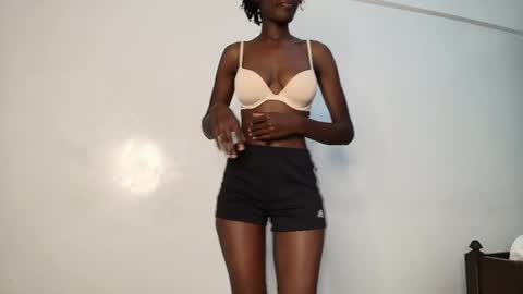 pretty_sexxxy online show from April 9, 2026, 11:59 am